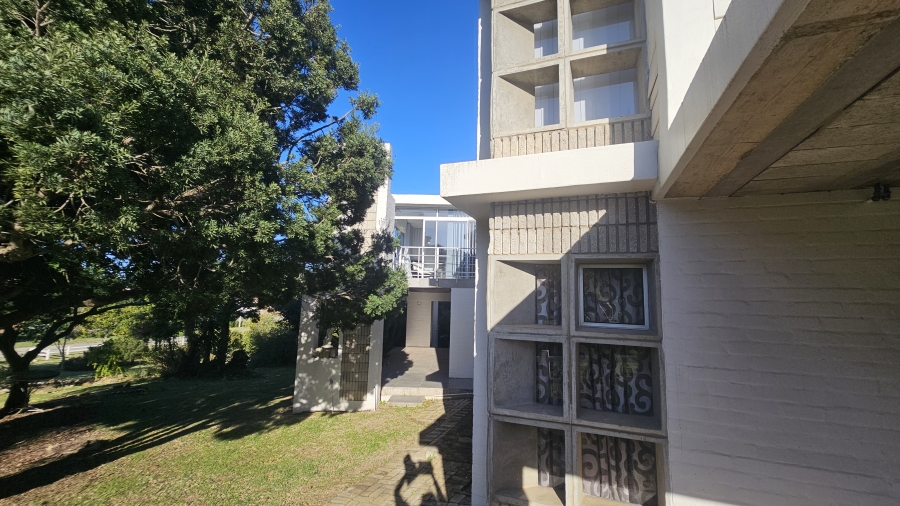 3 Bedroom Property for Sale in Wavecrest Eastern Cape